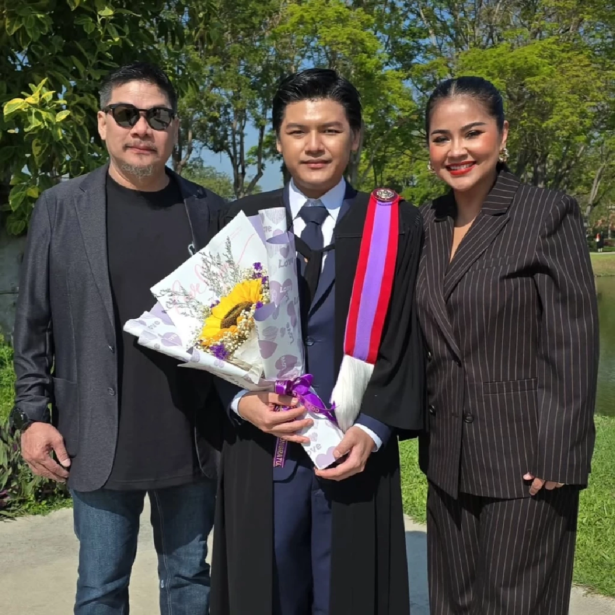 ภูมิใจทั้งวงการ! 'ตั๊ก–นุ้ย' ปลื้มใจหนักมาก 'น้องภู' คว้าปริญญาธรรมศาสตร์