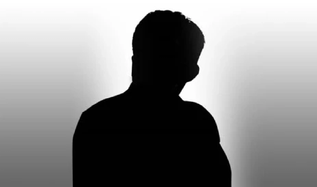 ใครอีก?  "พิธีกรชาย" ย่านอโศก เจอแฉพฤติกรรมฉาว หลงเมียน้อย คลั่งเด็กรุ่นลูก