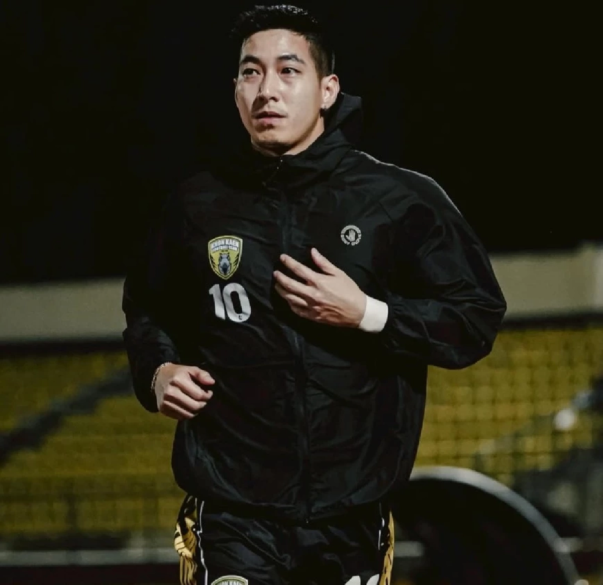 “โตโน่” ประกาศงดรับงานบันเทิง ขอโฟกัสทีมฟุตบอลทีมบ้านเกิด