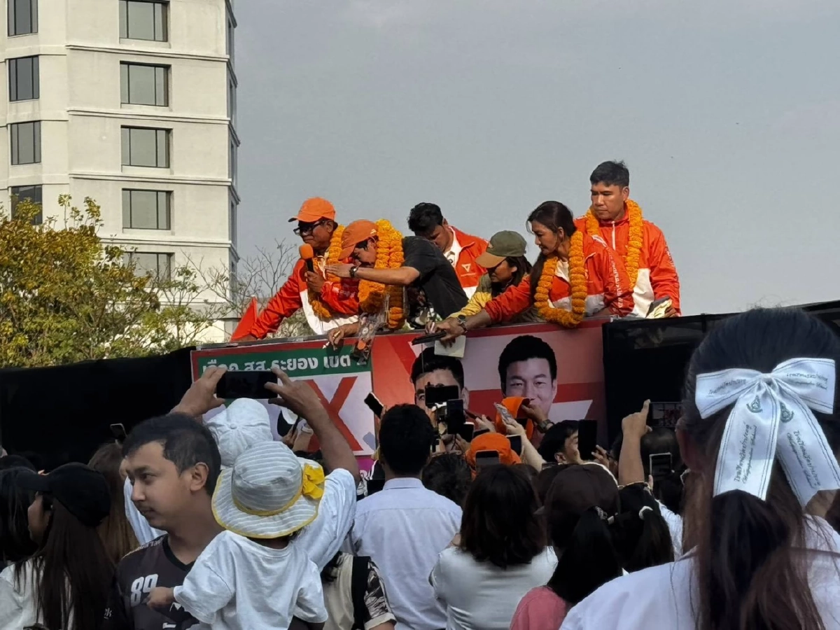 “พิธา” ประกาศจอง 3 กระทรวงส่ง “นายกฯ เท้ง” คุมเบ็ดเสร็จ “ทรัพย์ฯ-อุตฯ-พม.”