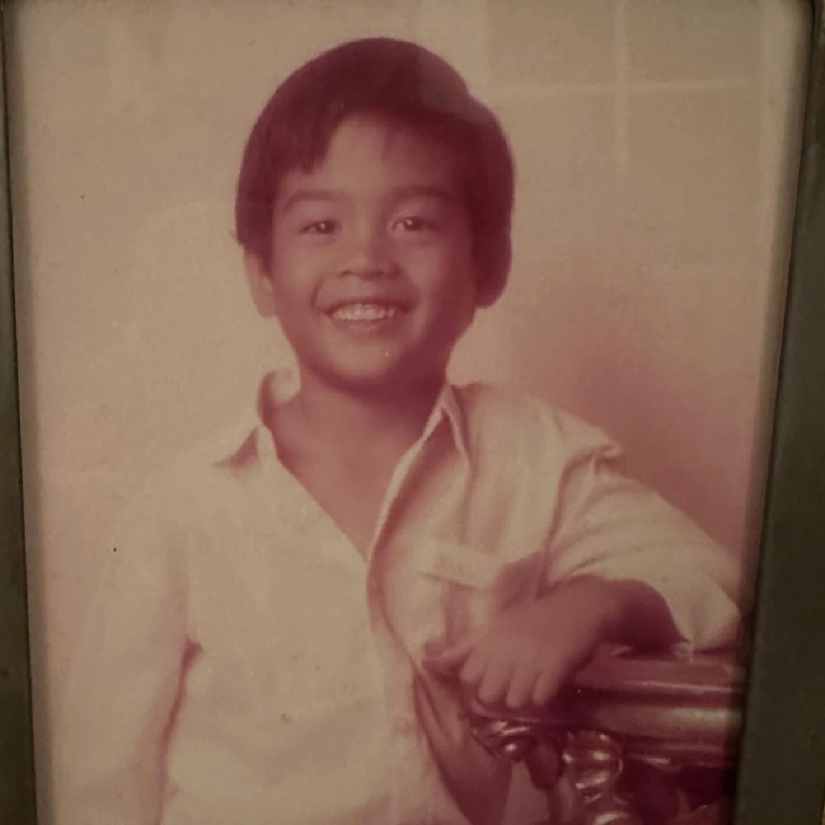 ทายสิ เด็กคนนี้ใครเอ่ย? พนักงานออฟฟิตสุดหล่อ ได้ภรรยาระดับนางเอกดัง