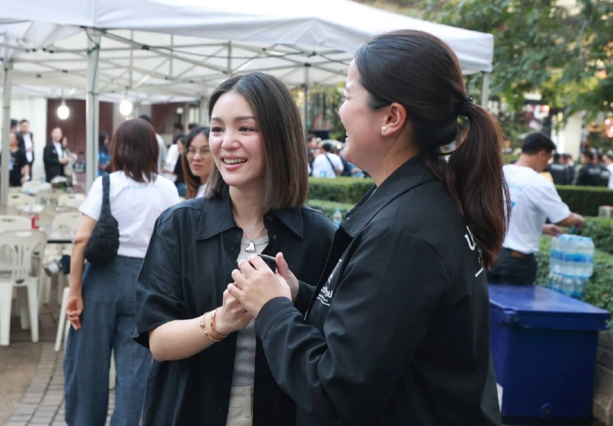 ''อภิสิทธิ์'' ยินดีรับ ''มาดามเดียร์'' คัมแบ็กพรรคประชาธิปัตย์