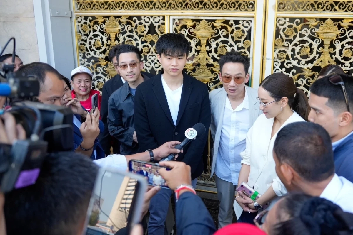 ประวัติ "น้องไปป์" หนุ่มหล่อโปรไฟล์ดี ลูกแม่ "ยิ่งลักษณ์" หลาน "ลุงทักษิณ"