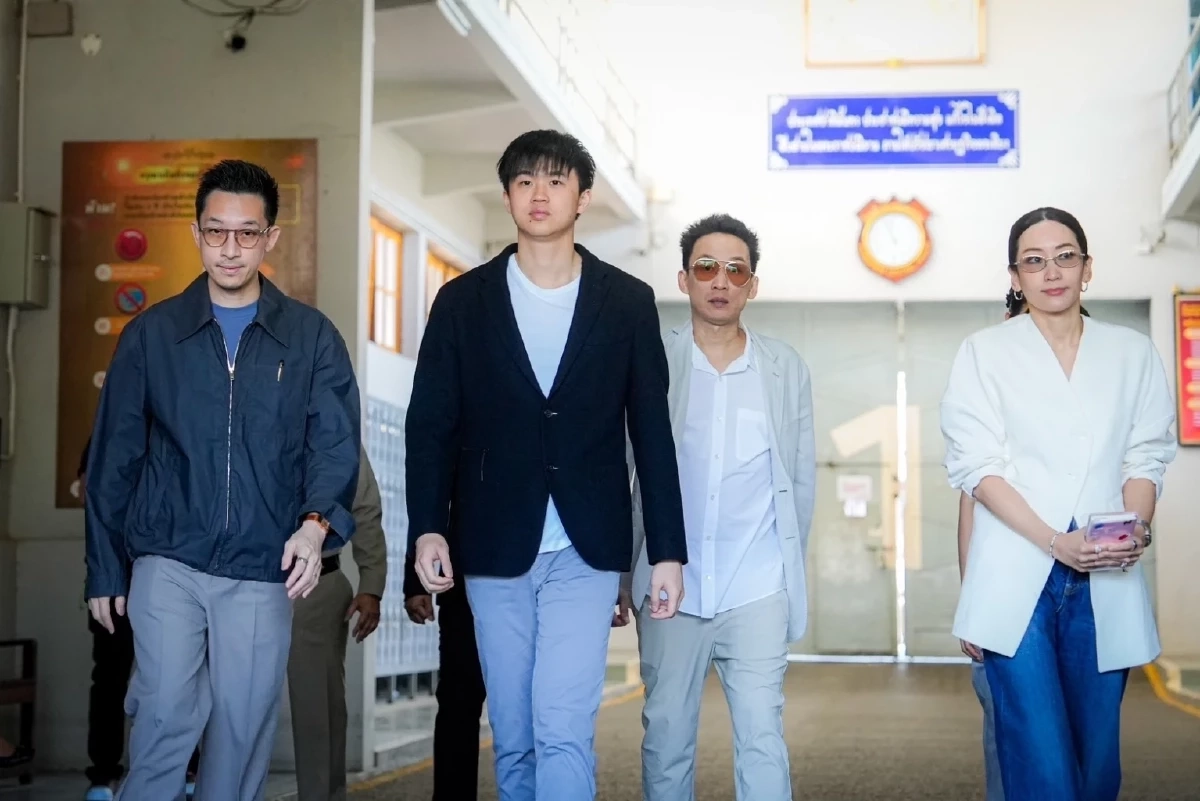 ประวัติ "น้องไปป์" หนุ่มหล่อโปรไฟล์ดี ลูกแม่ "ยิ่งลักษณ์" หลาน "ลุงทักษิณ"