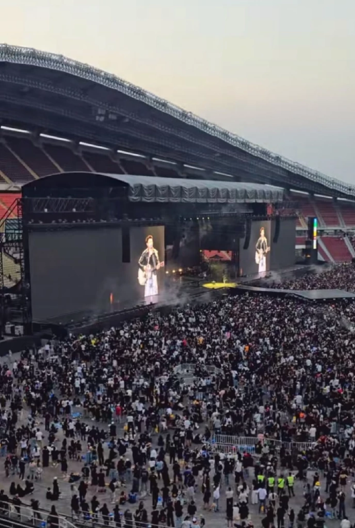 เพจดังดึงสติดราม่า "หนุ่ม กะลา" เจอคนดูตะโกนด่า-ลุกหนีคาคอนเสิร์ต G27