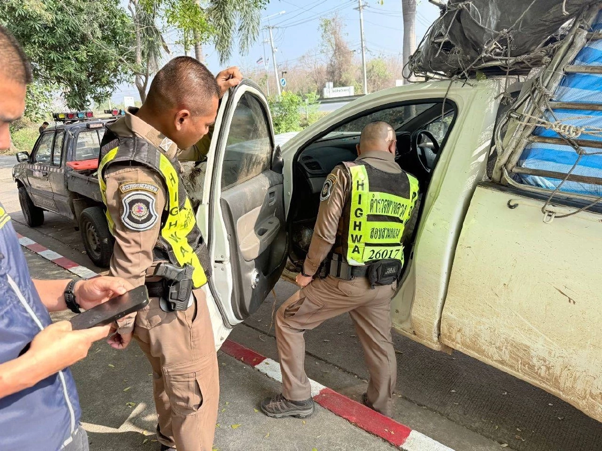 ตู้ม! พลิกคว่ำเทกระจาดแรงงานเถื่อน 44 ชีวิต หลังเร่งเครื่องหนี ตร.กว่า 50 กม.