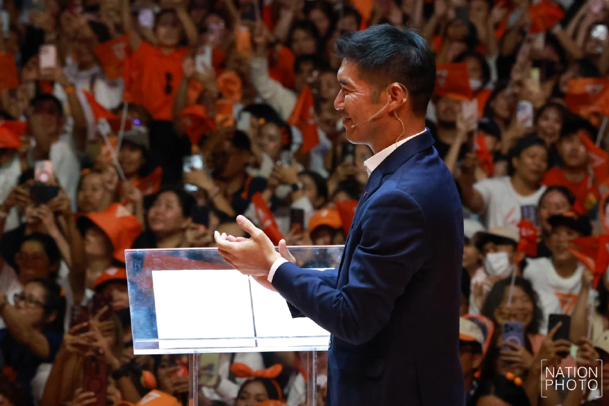 "ธนาธร" ประกาศชัดเลือกตั้งครั้งที่ 3 ต้องได้เป็นรัฐบาล