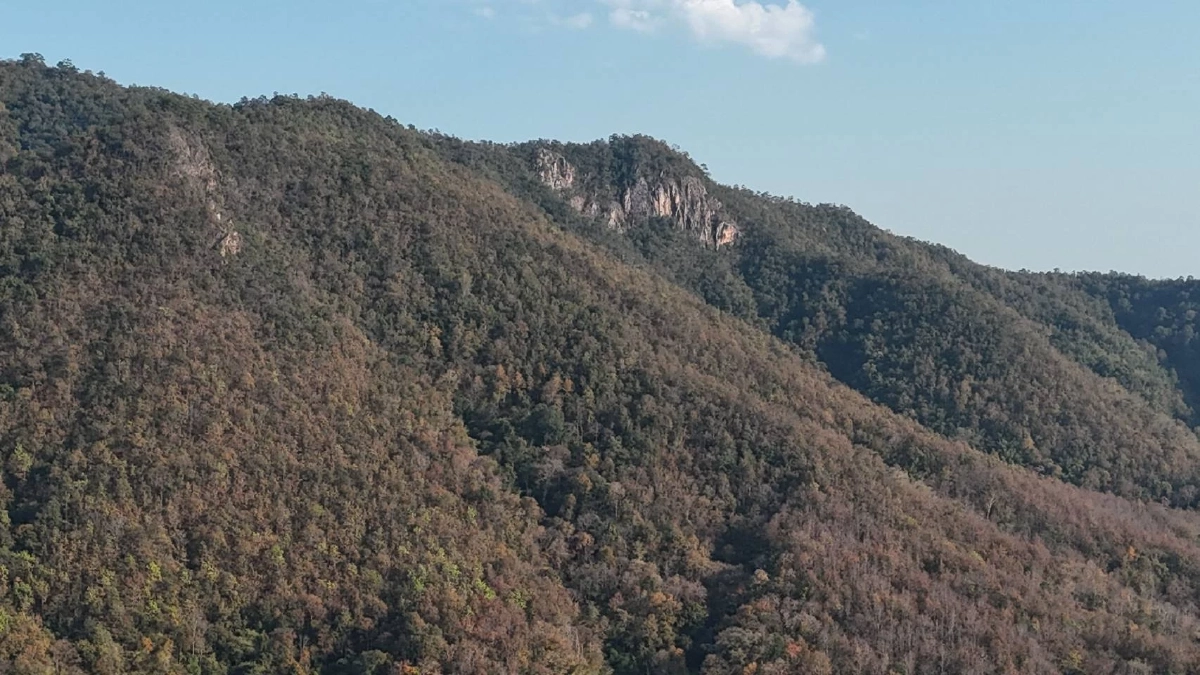 "รมว.ทส." คุมเข้ม! สั่งติดตามดับไฟป่าแม่ออนสำเร็จ ทิ้งน้ำกว่า 1.2 หมื่นลิตร