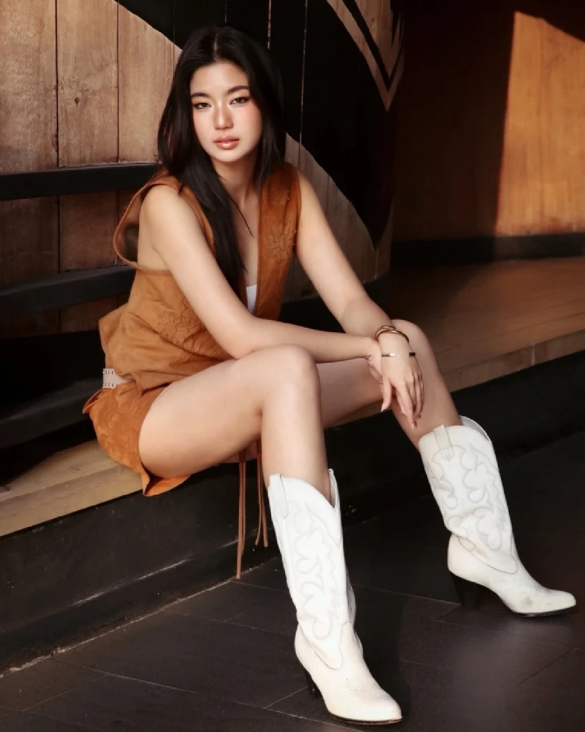 เปิดธุรกิจ 'ก้อย อรัชพร' ส่องอาณาจักรรายได้เกือบ 90 ล้าน หลังเปิดตัวคบ 'พิธา'