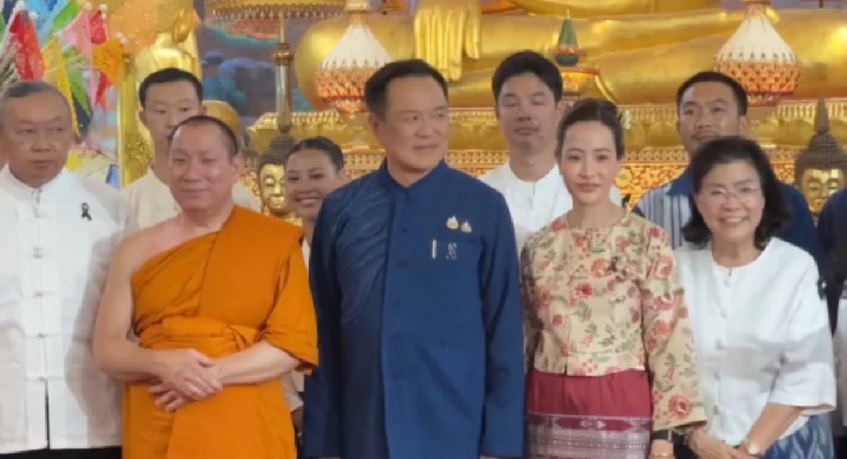 ส่องทะเบียนรถ "เสี่ยหนู" ห่มผ้าพระธาตุช่อแฮ งานนี้! เลขเกลี้ยงแผง