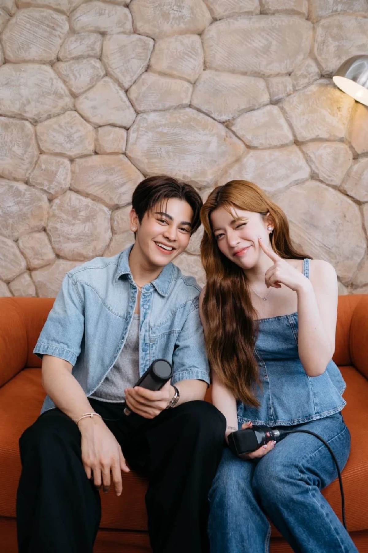 ใจฟู! 'จ๋า พราวเพชร - โตโต้ ธนเดช' ปล่อบคัฟเวอร์ 'ช่างไม่รู้เลย' ต้องฟัง