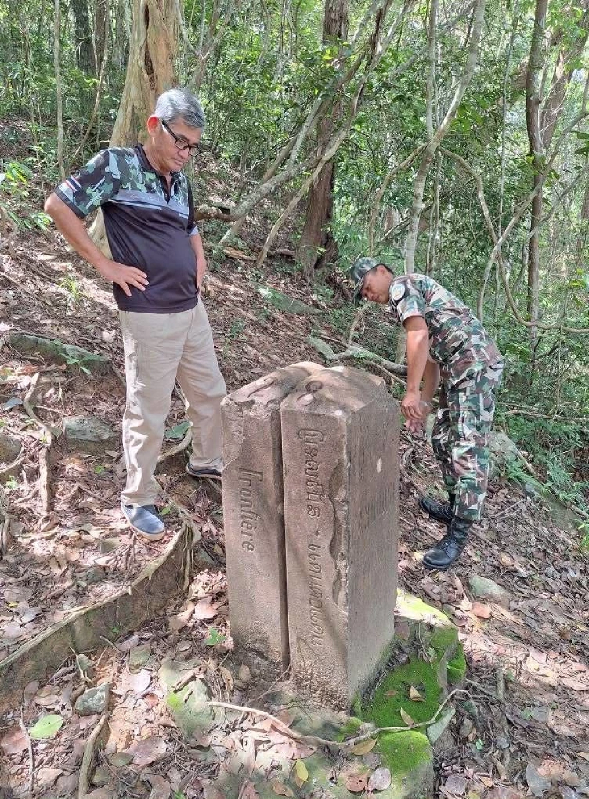 ทหารถูกสะเก็ดระเบิด นิ้วขาด ขณะลาดตระเวนผาหินตัดก่อนพบสิ่งต้องสงสัย