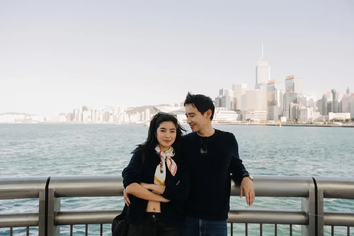 นึกว่าพรีเวดดิ้ง "ทิม พิธา" คลั่งรัก "ก้อย อรัชพร" โพสต์ภาพหวานแบบจัดหนัก