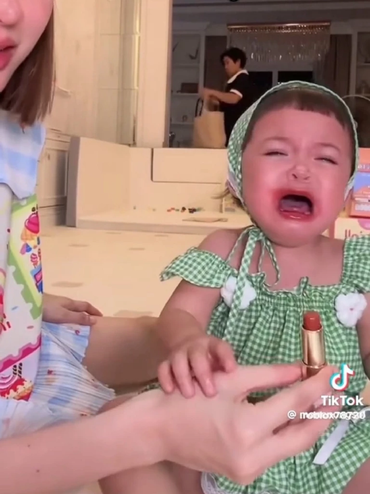 ห่วง "น้องโมเน่" วัย 2 ขวบ "ร้องกลั้น" กลางไลฟ์สดนานมาก "ภาวะเด็กร้องกลั้น" คืออะไร? 