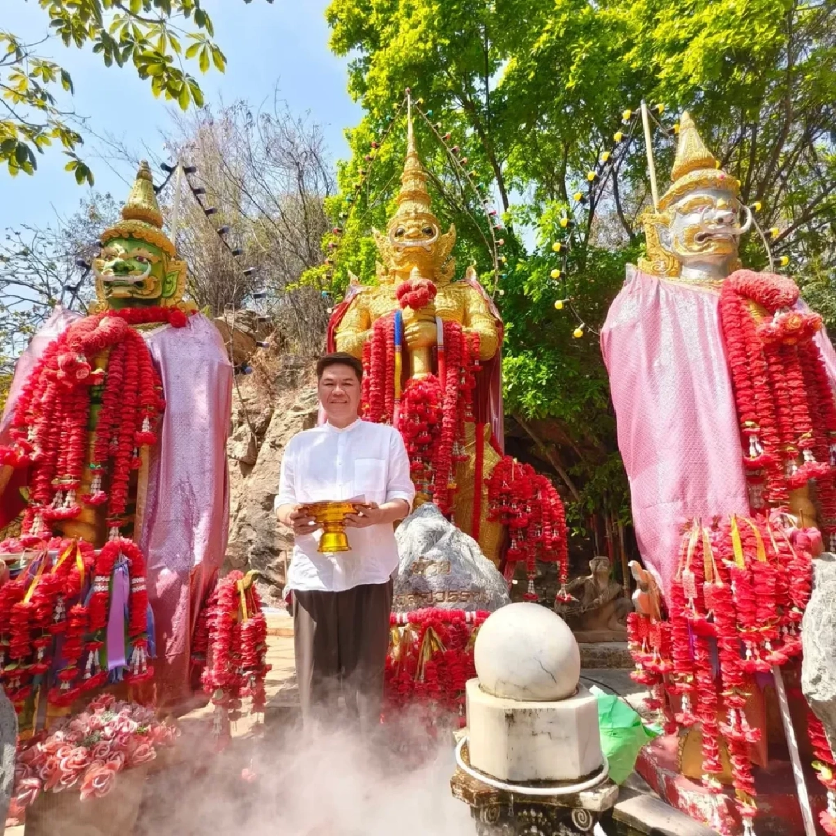 เลขเด็ด เลขธูป 'ท้าวเวสสุวรรณ' ลุ้ยงวด 16 ก.พ. 69 สายเสี่ยงโชคห้ามพลาด