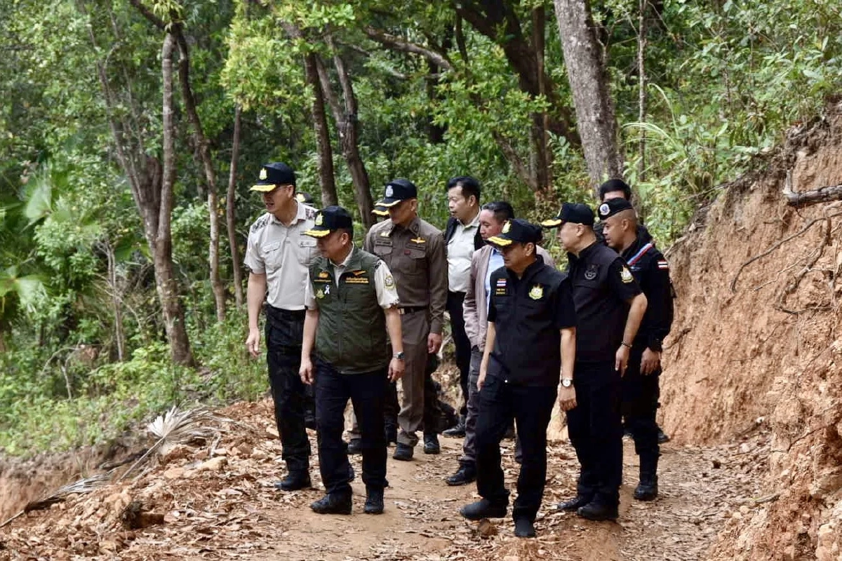 สั่งปิดถนนปริศนากลางป่า แฉขบวนการหลอกชาวบ้านสร้างถนน อ้างมีงบหลวง
