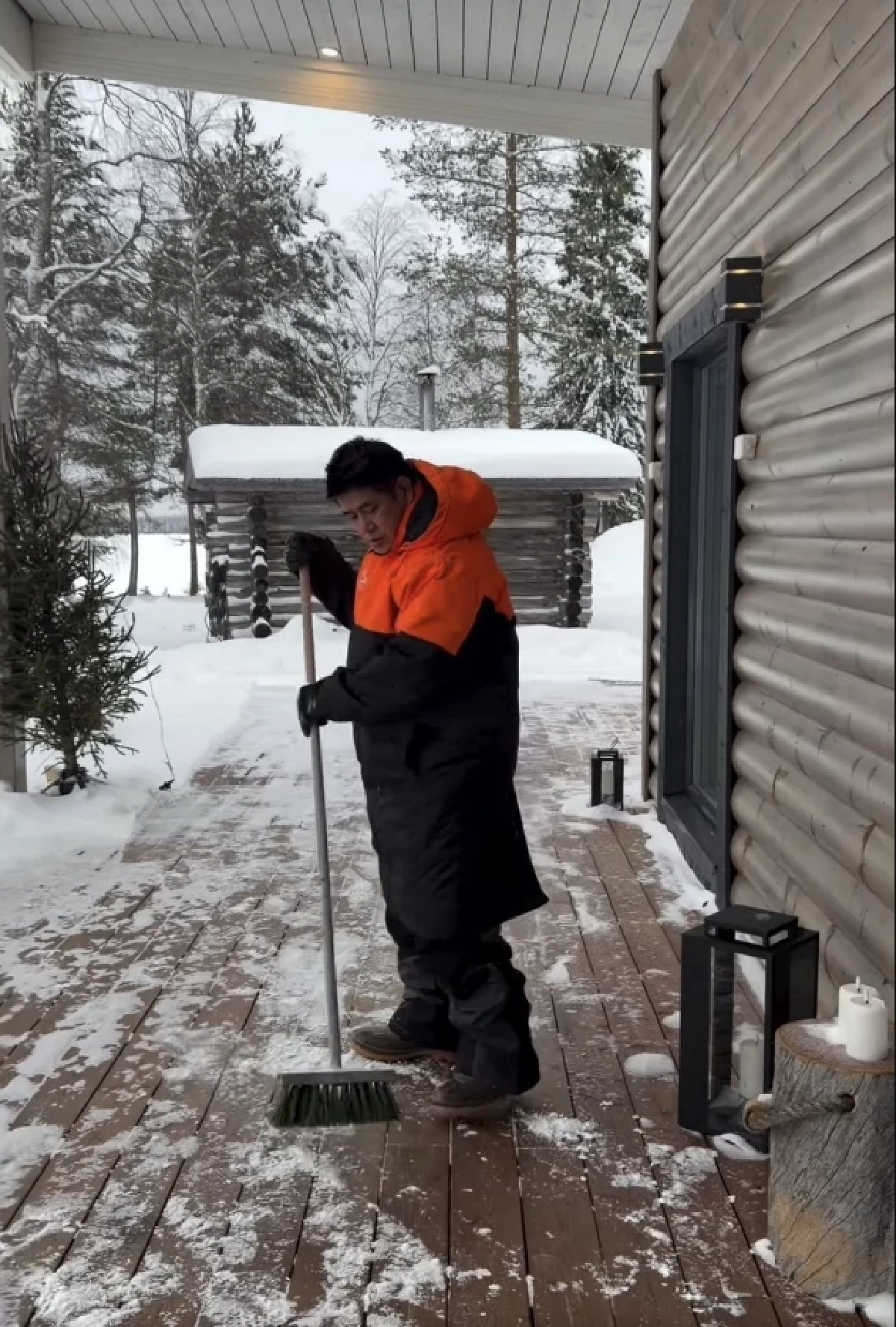 ส่องไอจี "จุ๊บจิ๊บ" เผยภาพ "ธรรมนัส" พาครอบครัวเดินเล่นกลางหิมะฟินแลนด์