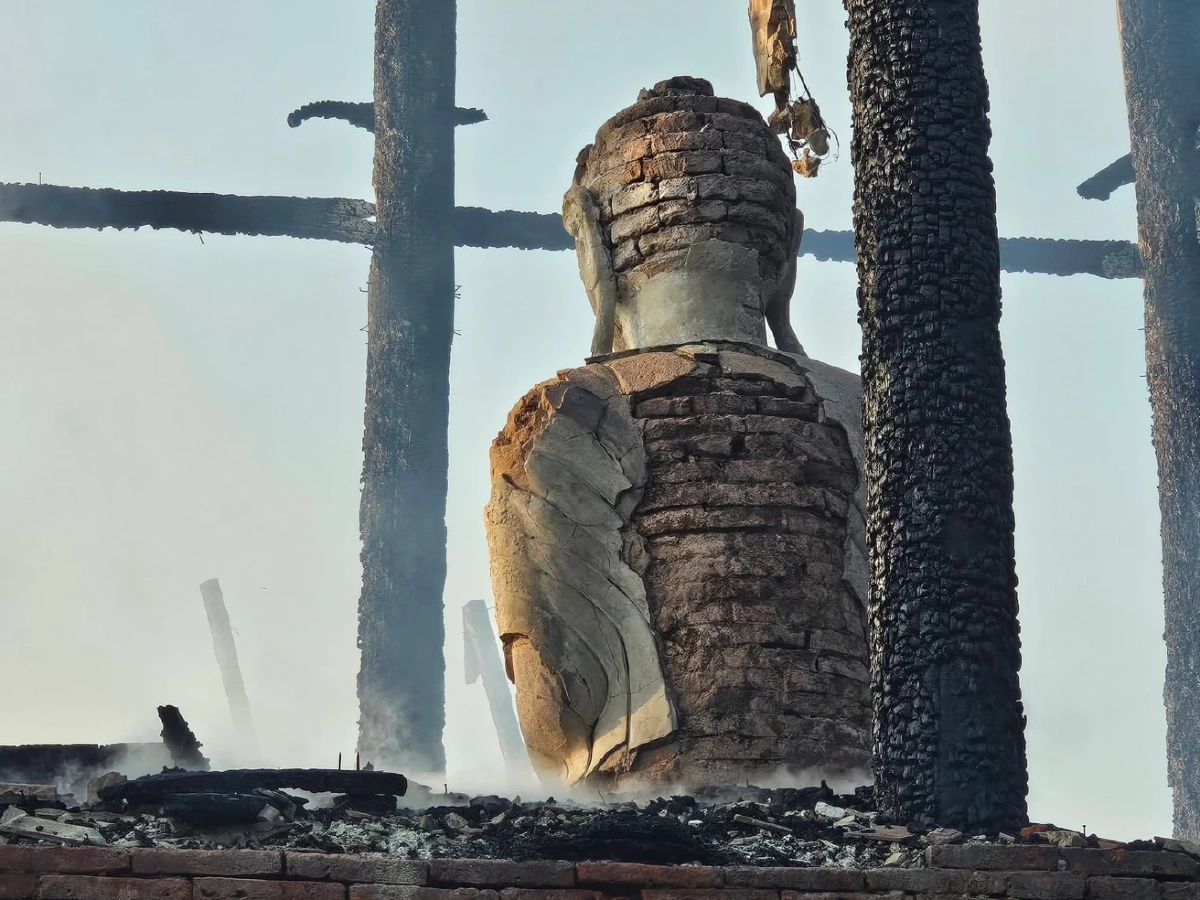 เปิดสภาพ! ไฟไหม้วัดเก่าแก่ 200 ปี จ.ลำปาง กุฏิไม้โบราณวอดทั้งหลัง