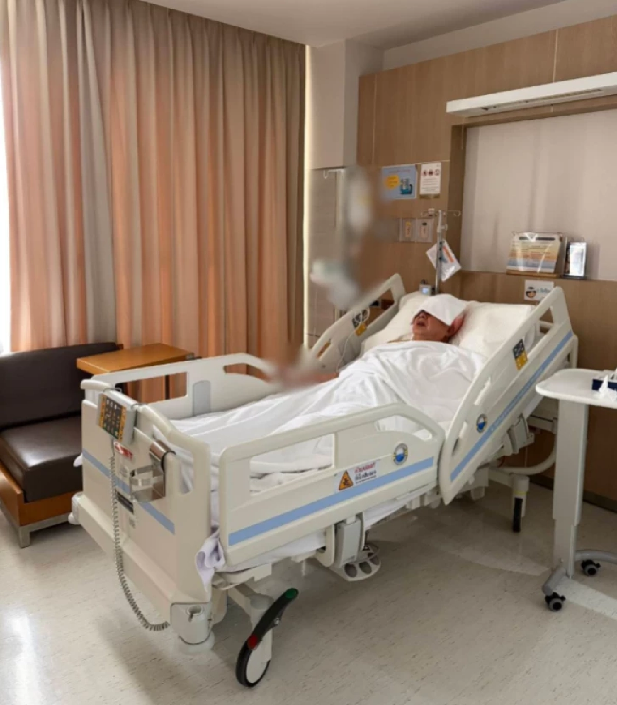 อัปเดตอาการ "สนธิ" ล้มหัวฟาดเสาเย็บ 20 เข็ม เผยลางสังหรณ์เหมือนมีคนผลัก