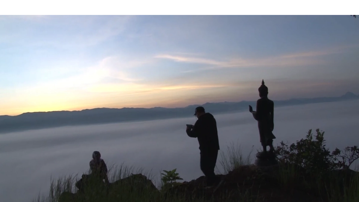 โจรใจบาปลัก "พระพุทธลีลา" จุดชมวิวทะเลหมอกวังเหนือ จ.ลำปาง