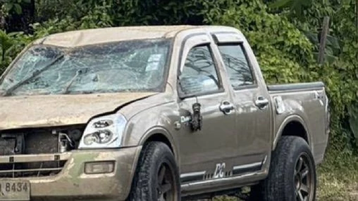 โจรใต้ดักบึ้มตำรวจพลาดเป้า! ชาวบ้านรับเคราะห์เจ็บ 3 ราย หลังขับตามก้นรถเจ้าหน้าที่ที่รือเสาะ