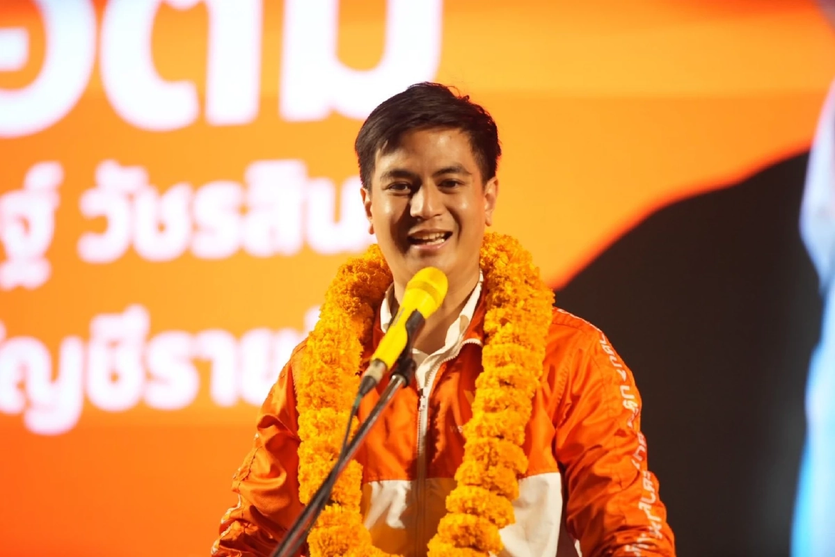 เปิดประวัติ "ไอติม พริษฐ์ วัชรสินธุ" โฆษกพรรคประชาชน เลือกตั้ง 2569 ถูกจับตาหนักมาก