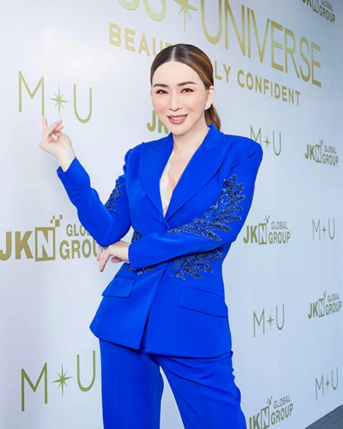 เปิดภาพหลุด "แอน จักรพงษ์" โผล่เเม็กซิโก หนีหมายจับ ซุกทรัพย์สิน 6 พันล้าน?