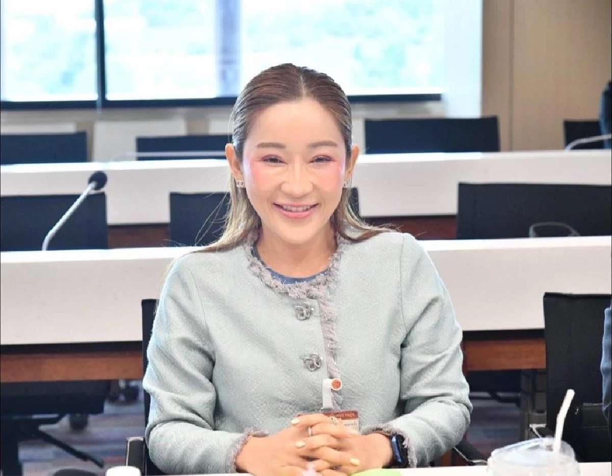 น.ส.ประภาพร ทองปากน้ำ 