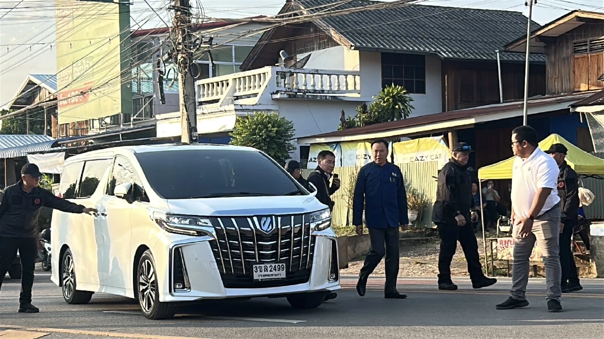 ส่องทะเบียนรถ "เสี่ยหนู" ห่มผ้าพระธาตุช่อแฮ งานนี้! เลขเกลี้ยงแผง