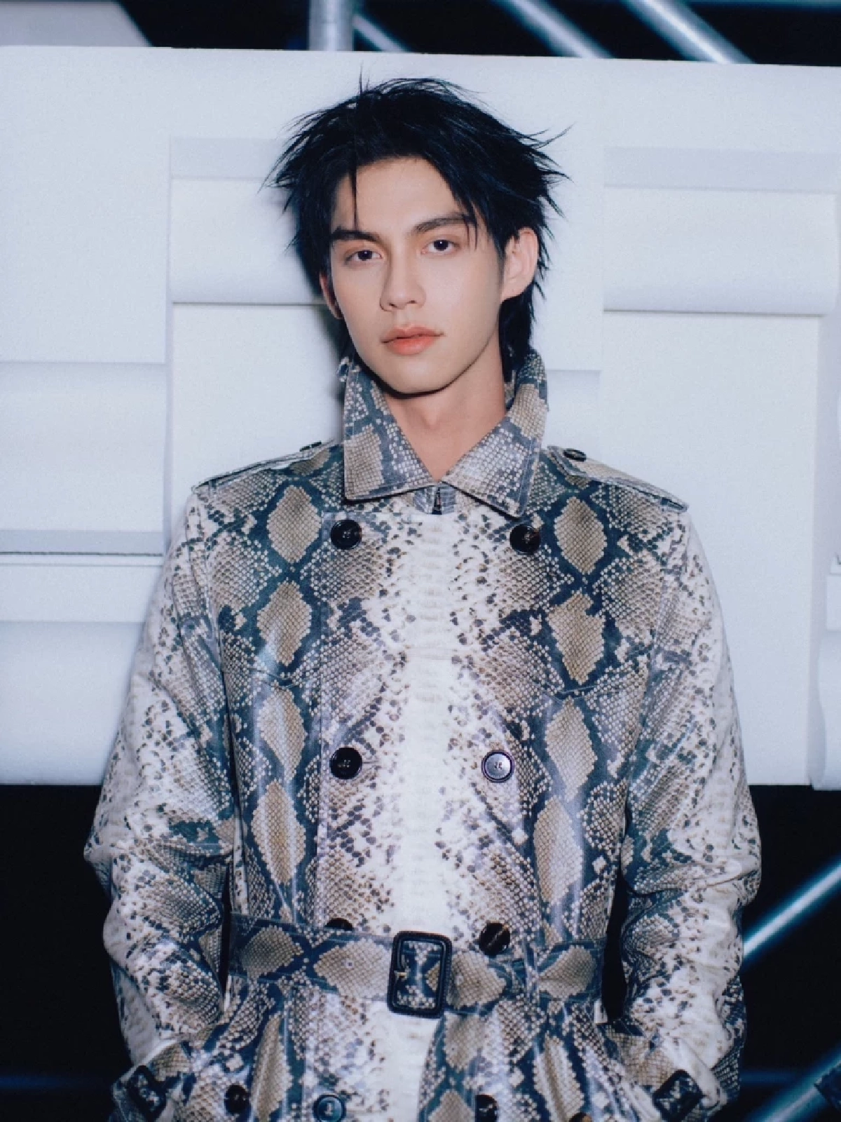 'ไบร์ท วชิรวิชญ์' นั่งฟรอนต์โรว์ Burberry หล่อสะกดทุกสายตา