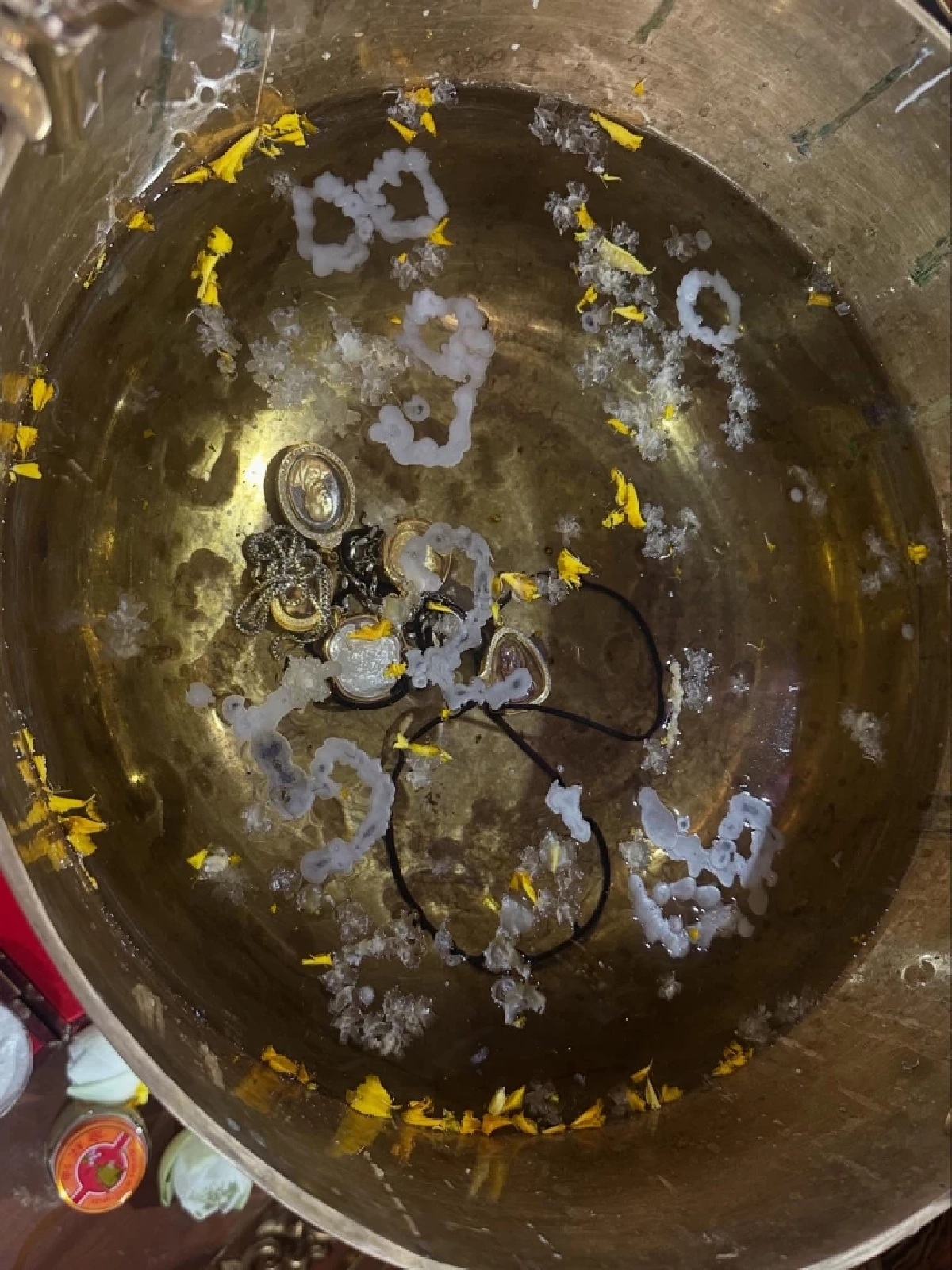 เลขชัดมาก! ส่องเลขขันน้ำมนต์ "ต๊อด ปิติ ภิรมย์ภักดี" บวงสรวงทำบุญชุดใหญ่