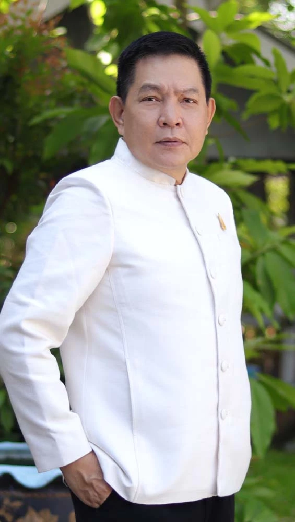 "ราเชน ตระกูลเวียง" คือใคร? ผู้ดับเครื่องชนสั่งระงับ "เต้" พ้นเก้าอี้เลขาพรรค