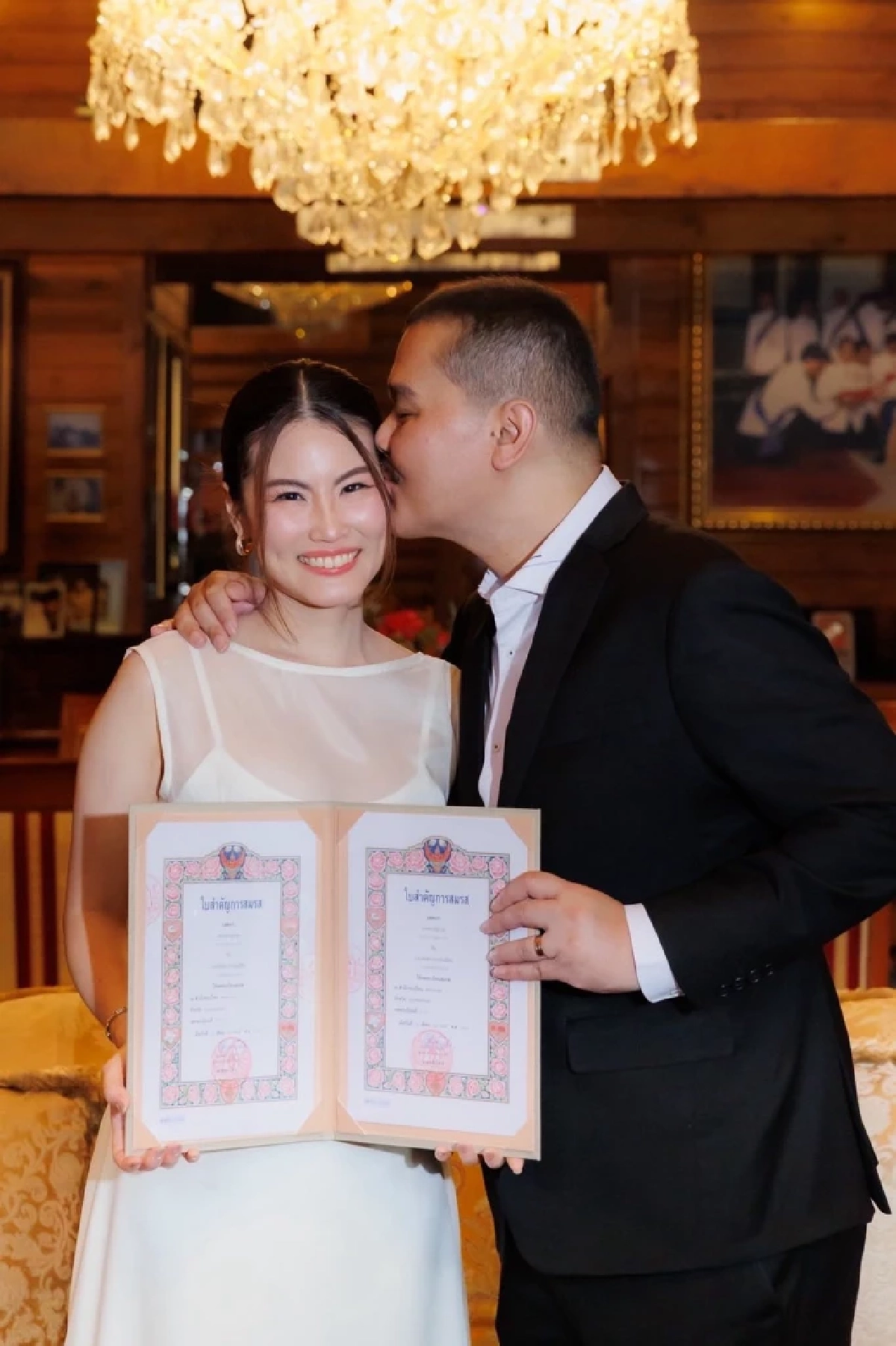 ชื่นมื่น "ดวง อยู่บำรุง" ลูกชาย "เฉลิม อยู่บำรุง" จดทะเบียนสมรส ภรรยาสวยมาก