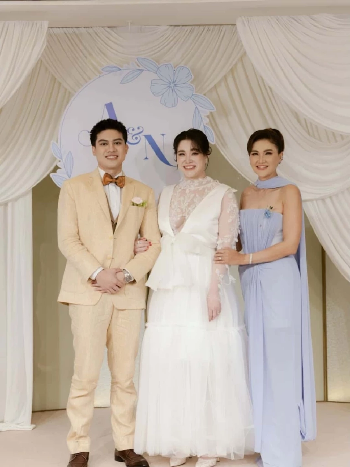 เกิดอะไรขึ้น? "นนนี่" โพสต์เศร้าตัดพ้อ เพิ่งแต่งงาน แต่รูปคู่สามีหายเกลี้ยง