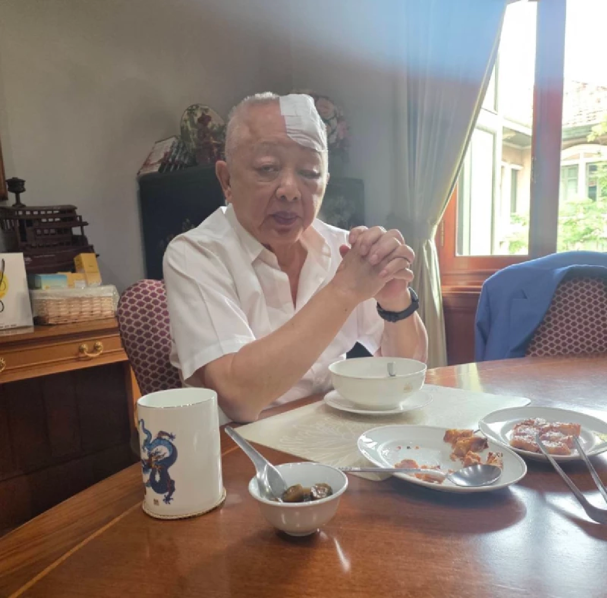 อัปเดตอาการ "สนธิ" ล้มหัวฟาดเสาเย็บ 20 เข็ม เผยลางสังหรณ์เหมือนมีคนผลัก