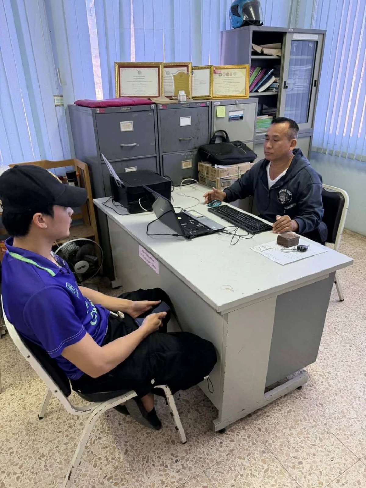 'พระเอกดัง' ถูกทำร้ายกลางงานวัด สะเทือนวงการหมอลำ! 'นก พงศกร'ลั่นไม่ยอม?