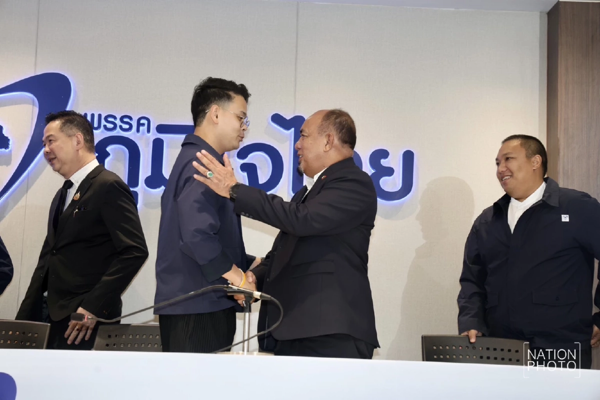 "ประชาชาติ" บุกภูมิใจไทยตบเท้าหนุน "อนุทิน" นั่งนายกฯ มติเอกฉันท์ 5 เสียง