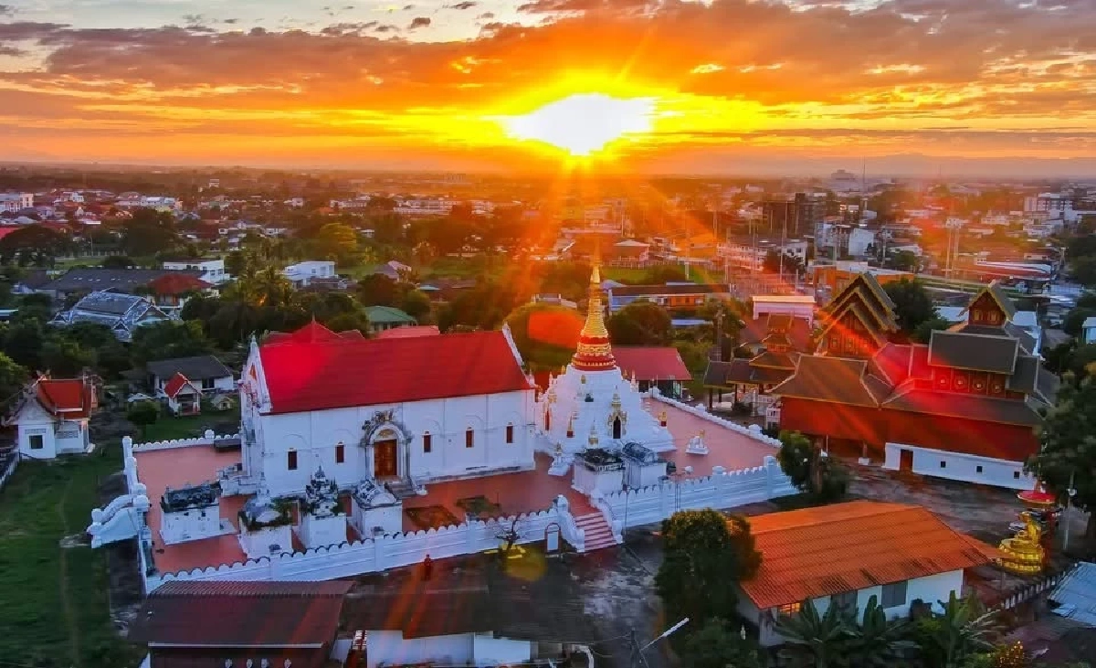 เปิดสภาพ! ไฟไหม้วัดเก่าแก่ 200 ปี จ.ลำปาง กุฏิไม้โบราณวอดทั้งหลัง