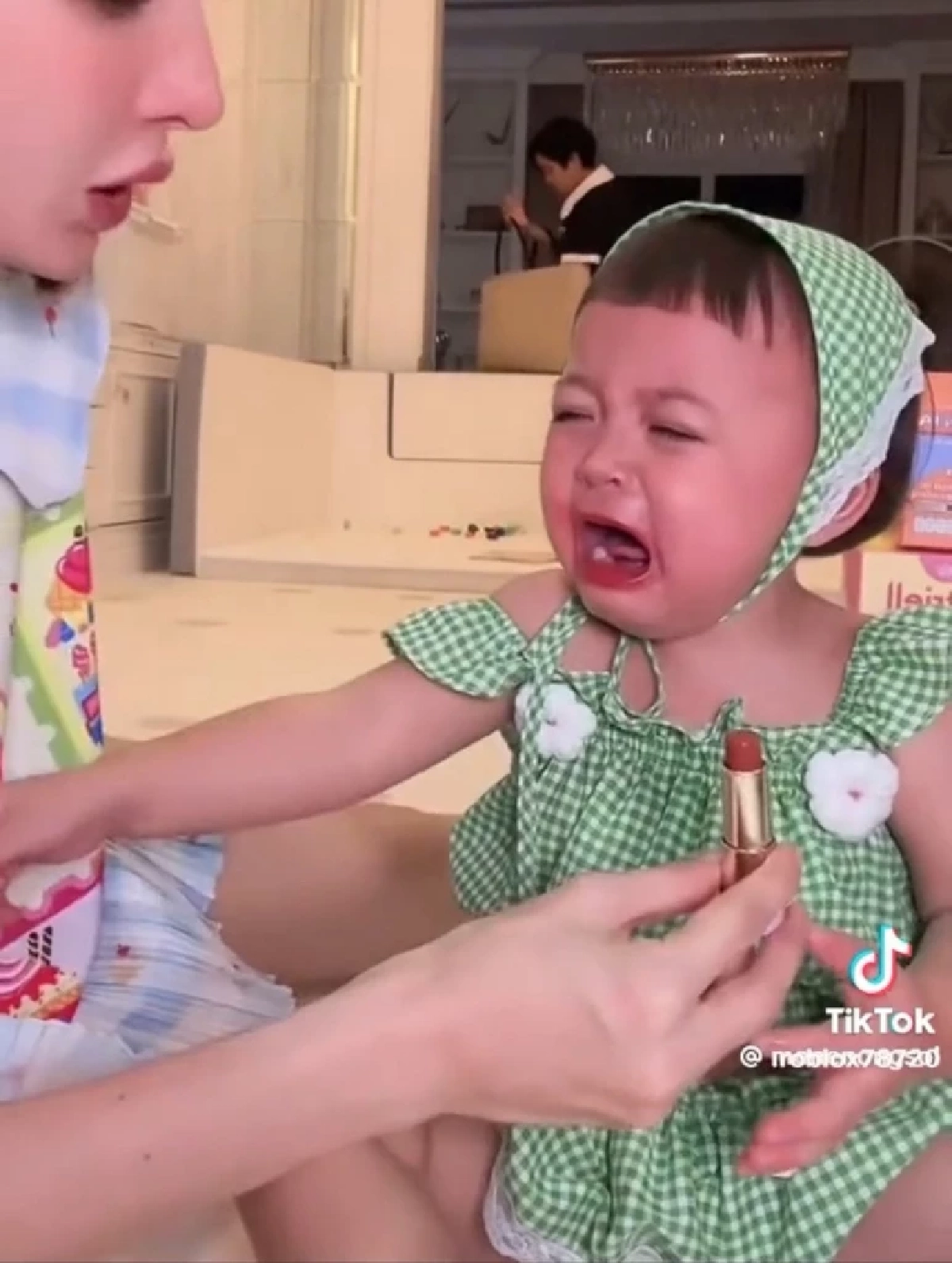 ห่วง "น้องโมเน่" วัย 2 ขวบ "ร้องกลั้น" กลางไลฟ์สดนานมาก "ภาวะเด็กร้องกลั้น" คืออะไร? 