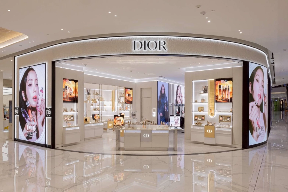Dior Beauty ขยายประสบการณ์เหนือระดับ เปิดบูติคใหม่ที่ใหญ่ที่สุดใน South East Asia พลิกโฉมอาณาจักรความงามกับดีไซน์ใหม่ล่าสุด ที่ชั้น M สยาม ทาคาชิมายะ ณ ไอคอนสยาม