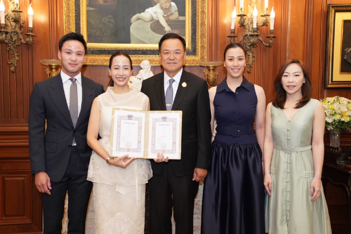 ประวัติ "จ๋า ธนนนท์" ภรรยา "อนุทิน" เส้นทางรัก นายกฯ อายุห่างกัน 20 ปี