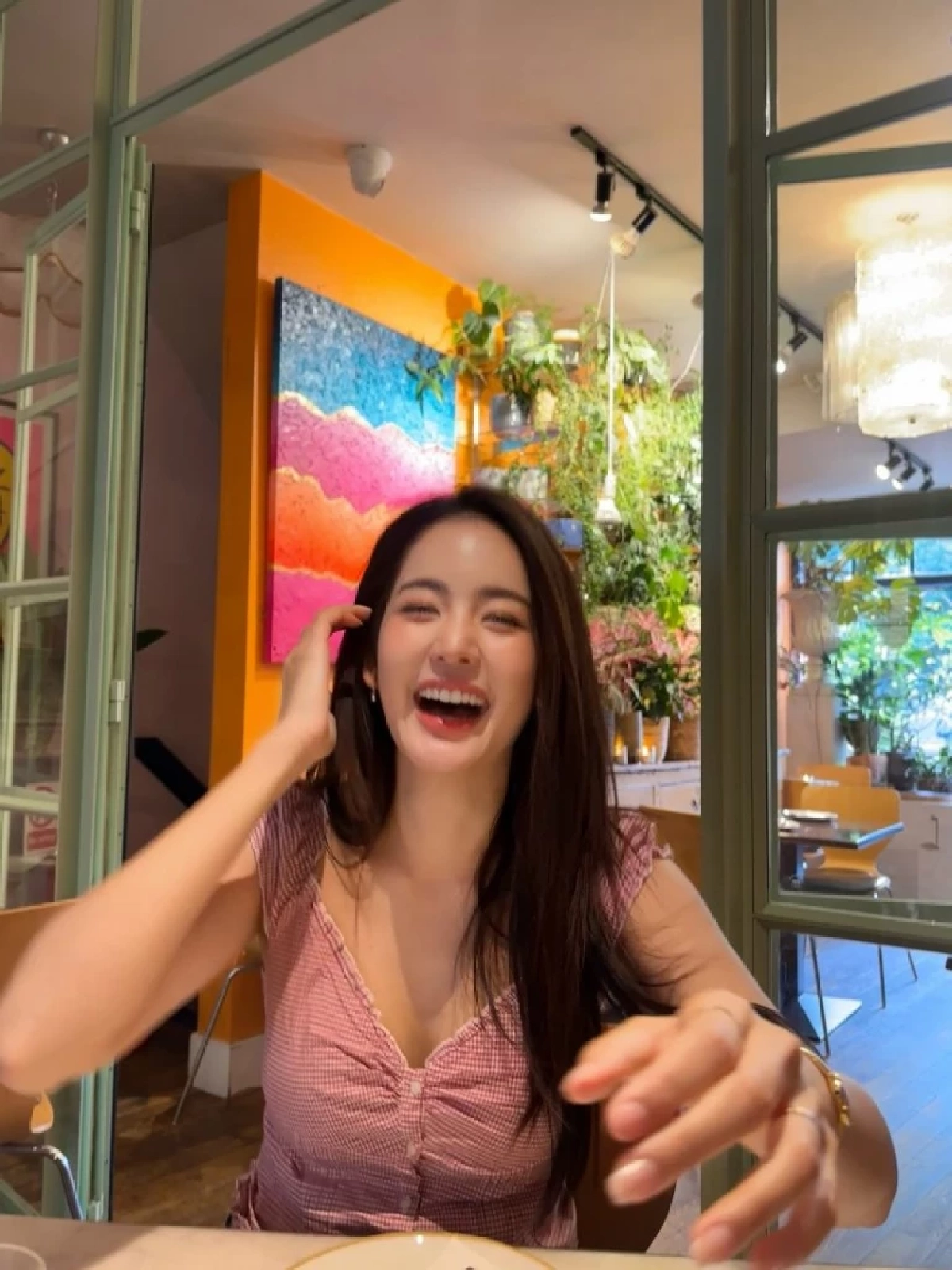 'โบว์ เมลดา' ฟาดดราม่าไร้มารยาท! นางเอกสายตรงลั่น แซ่บจริงใจ