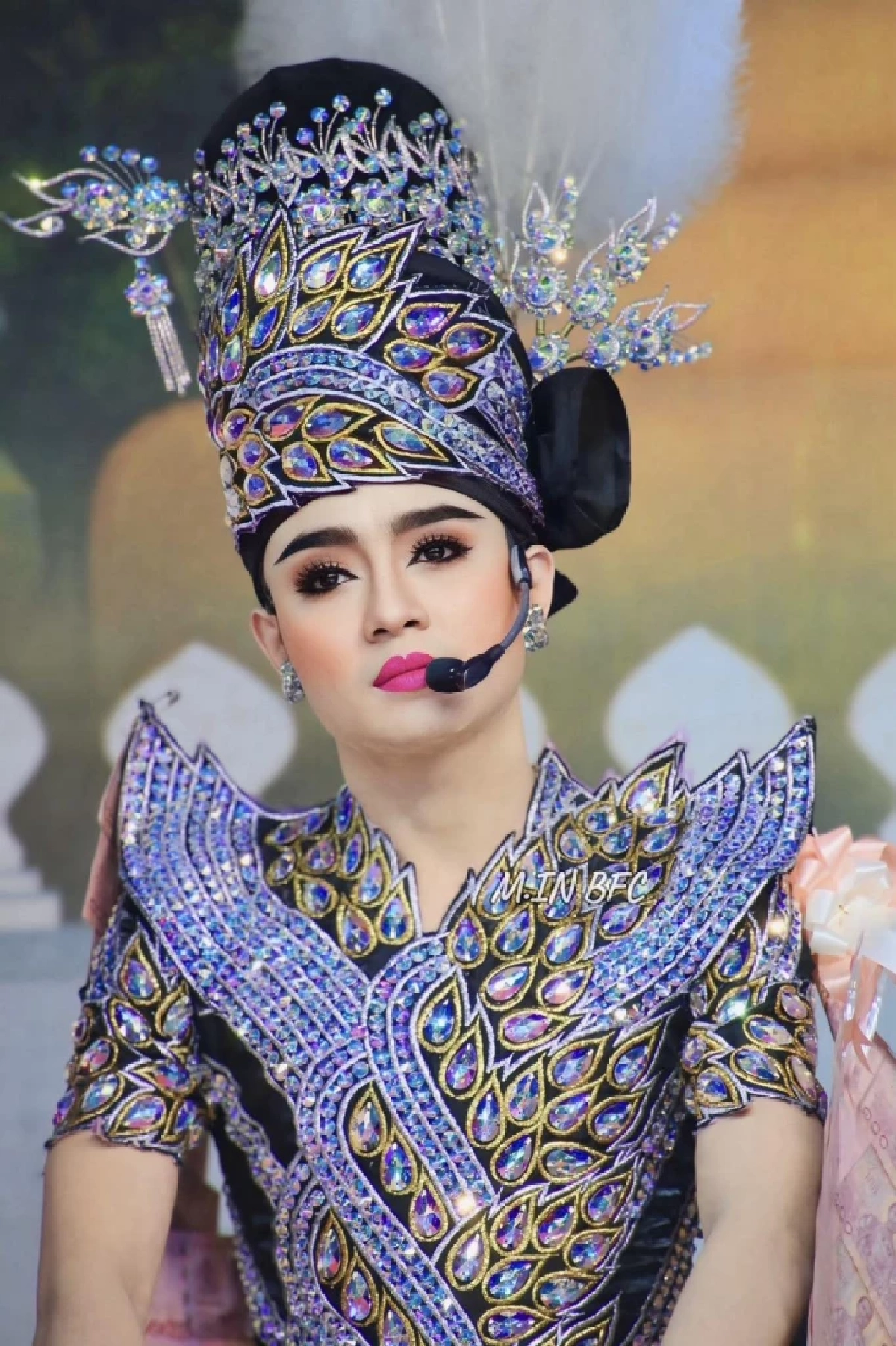 เปิดประวัติ "เบลล์ เอนกลาภ" พระเอกลิเกดัง เส้นทางชีวิต เส้นทางบันเทิง