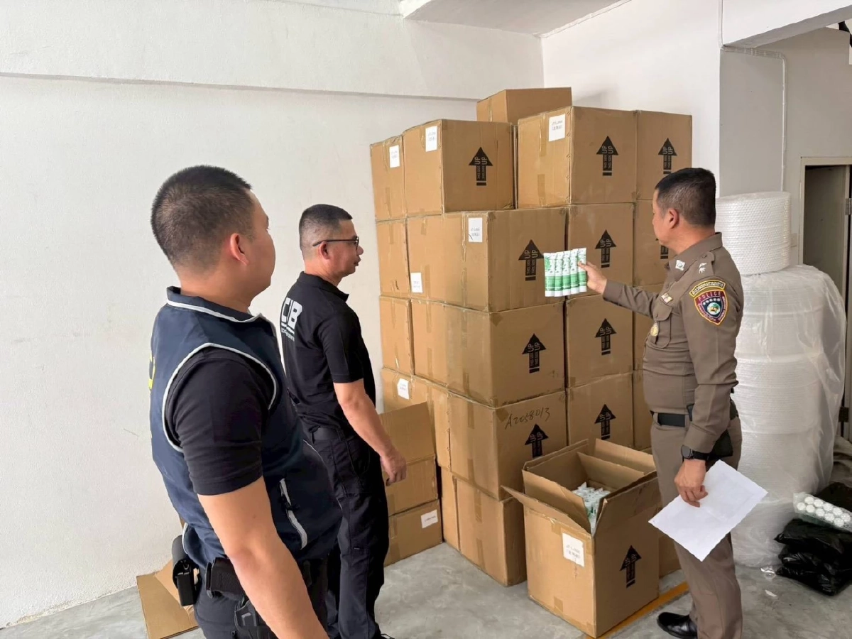 เช็กด่วน คุณอาจใช้ของปลอม! ปคบ. ทลายโกดัง ยึดยาสีฟัน-เครื่องสำอางปลอม