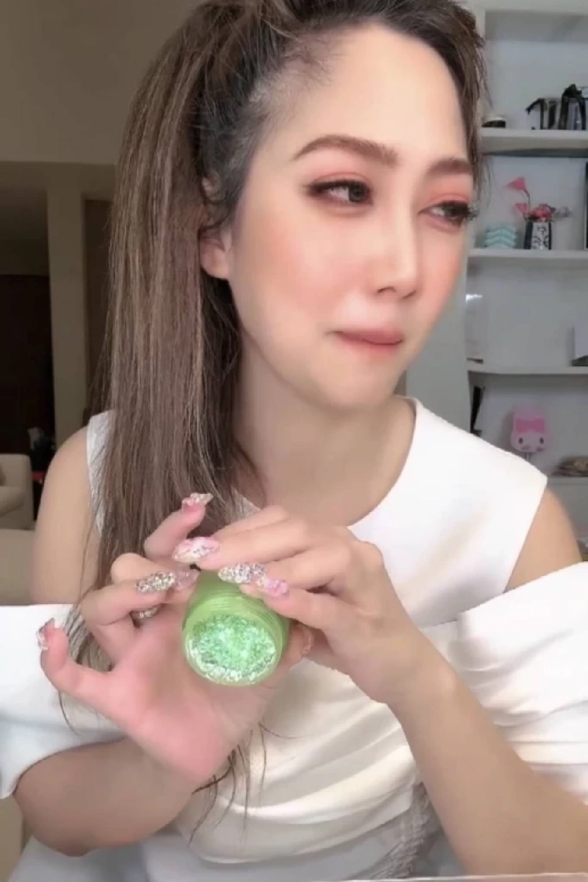 ไปกันใหญ่! "ไฮโซน้ำหวาน - นาวินต้าร์ " ขึ้นสำนักงานเขต "นักไลฟ์" ยันไม่ขอโทษ