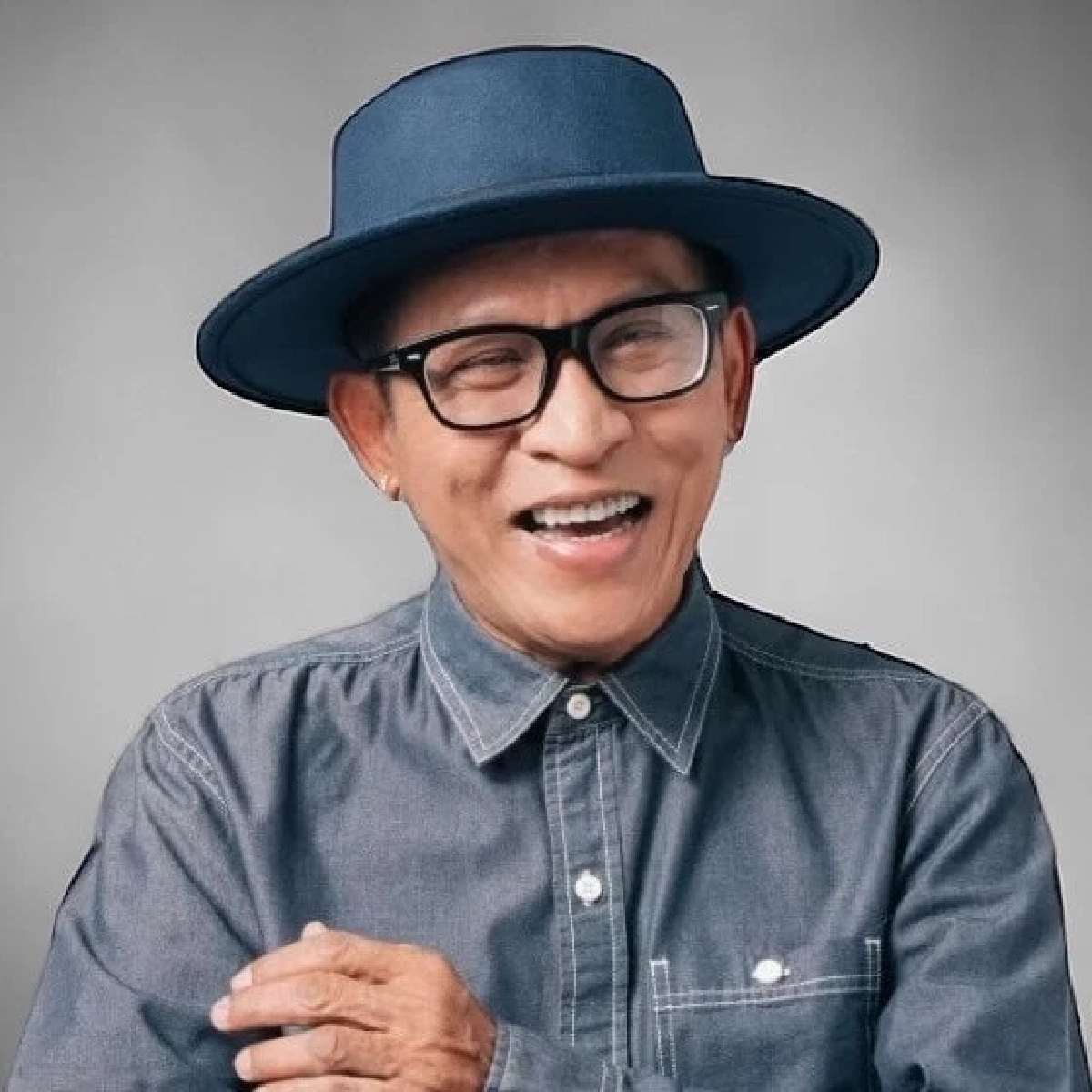 ‘หลุยส์ ชวนชื่น’ ซัดเดือด!ถูกรังควานกลางกองถ่าย ทิ้งบอมบ์มีนักร้อง น. อยู่ในเหตุการณ์?