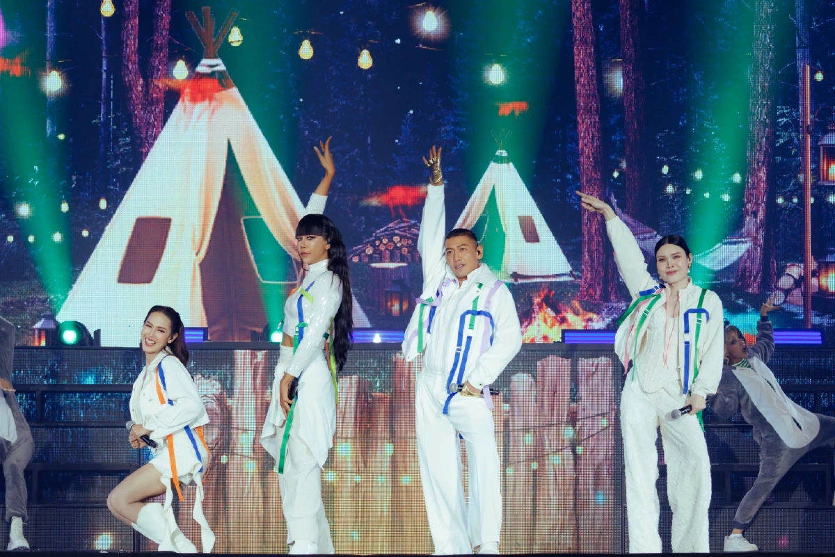 'เทยแฟร์ พวกแกเป็นไงมั่ง' FC แน่นฮอลล์ ประมวลภาพ ซึ้งทุกโมเมนต์