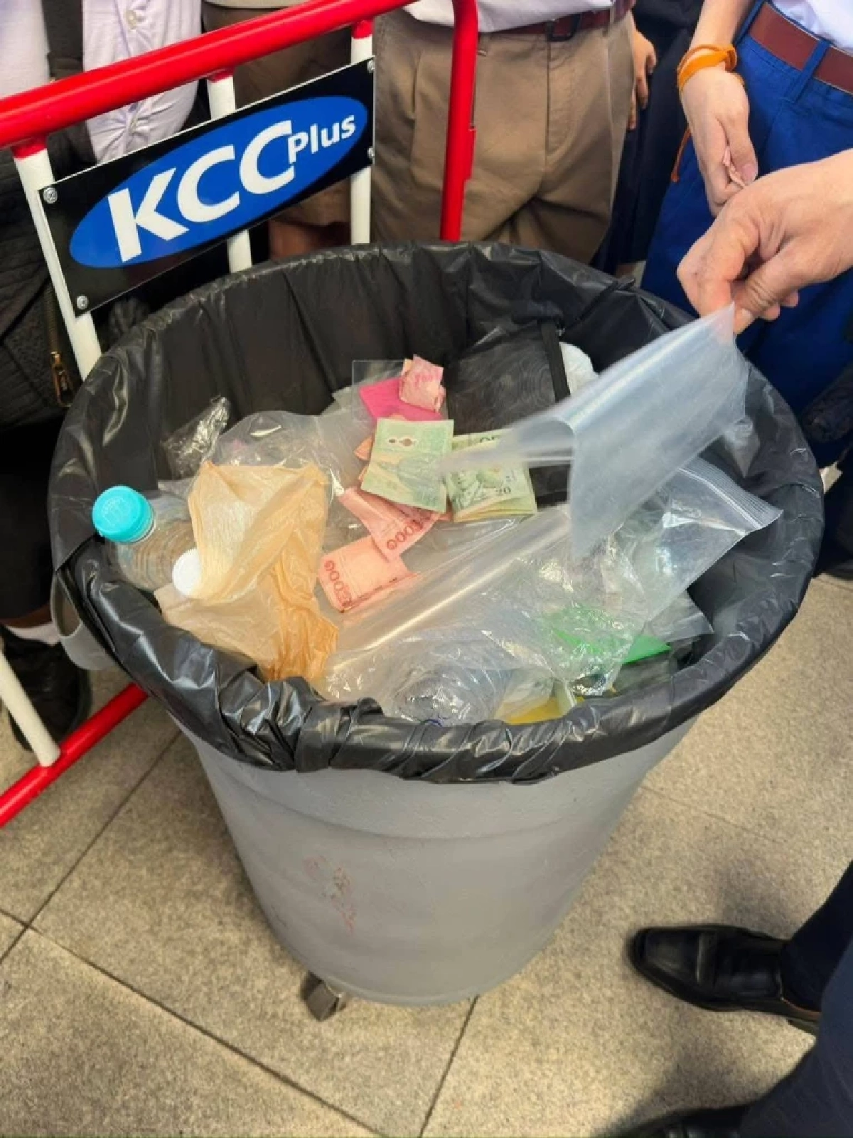 ผอ.เตรียมอุดมฯ ยันประกาศชัดแต่แรก ห้ามนำเงินเข้าห้องสอบ