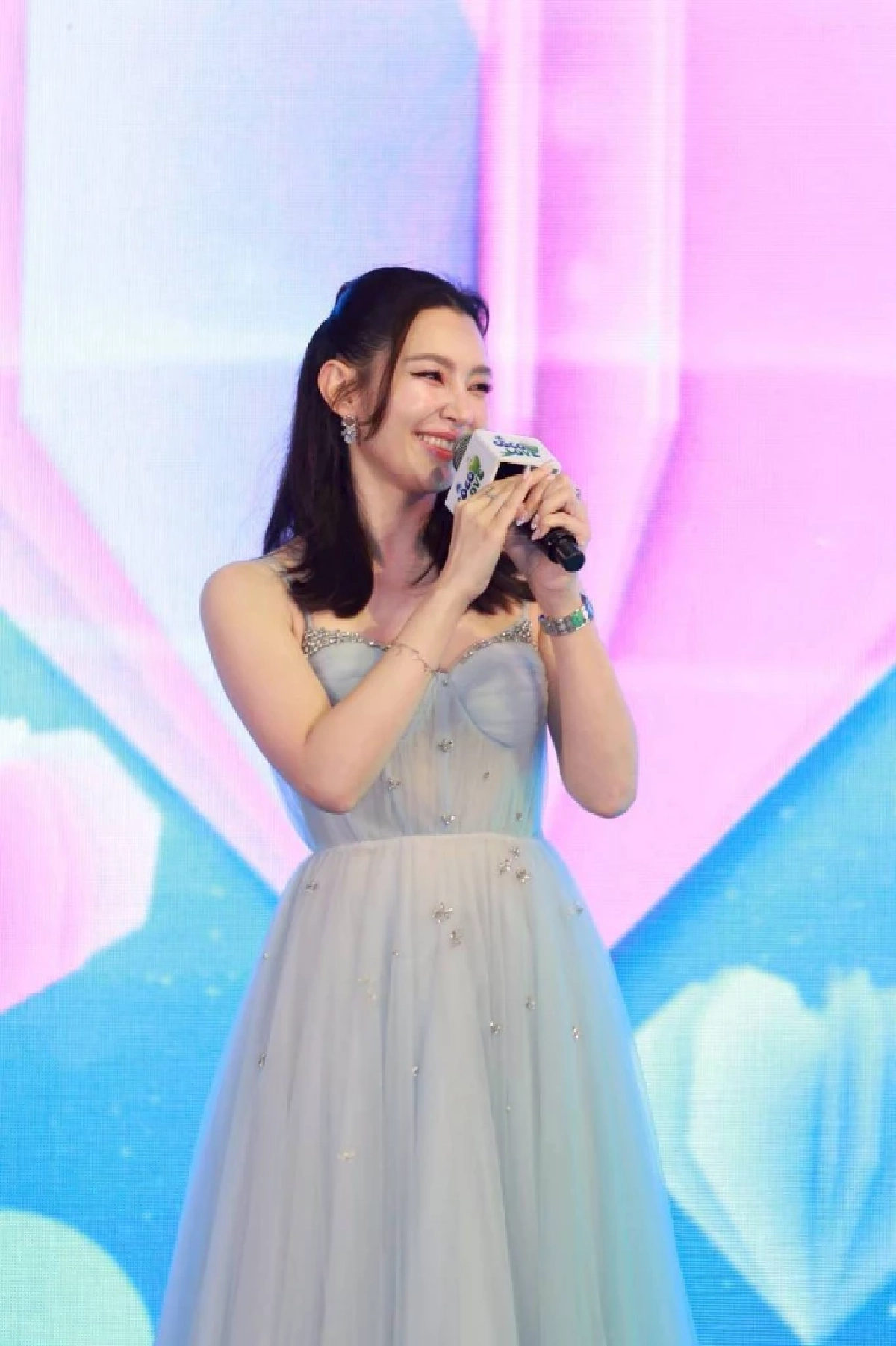 "เบลล่า" เปิดใจ คลิปไวรัลกับแฟนคลับ รับเจอปัญหาวิกฤตพลังงาน