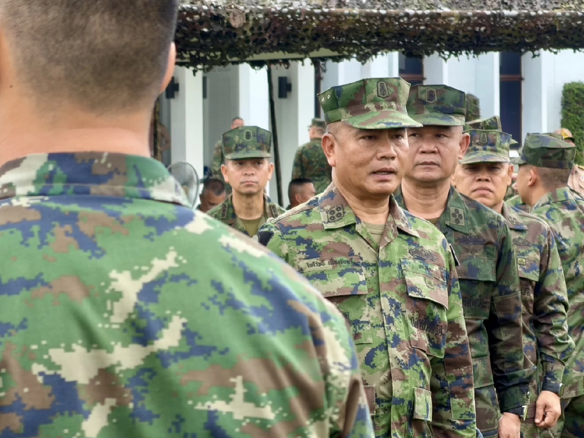 พลเรือเอกไพโรจน์ เฟื่องจันทร์ ผู้บัญชาการทหารเรือ